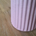 distelroos-Rustik-Lys-Outdoor-Pilaarkaars-Grooved-Pastel-pink-lila-S-Kneusje